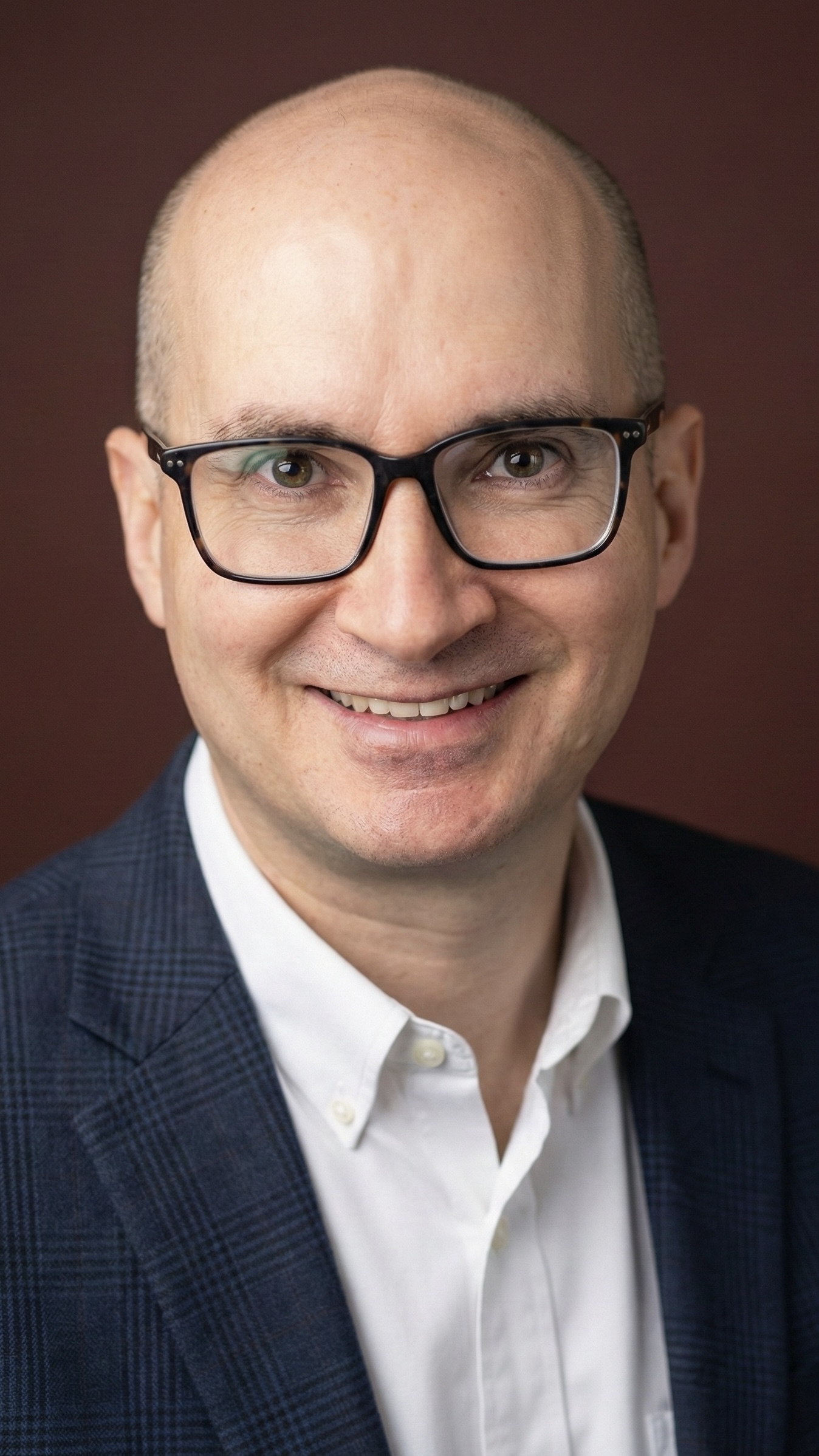 Professional portrait of Warren Spier